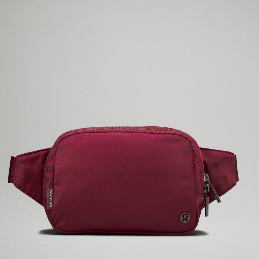 Lululemon Everywhere Belt Bag 2L Wine Berry - Brand New with Tag